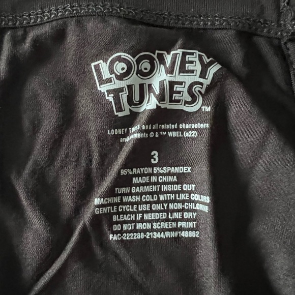 NWT Torrid Looney Tunes Marvin The Martian Top - Picture 11 of 11